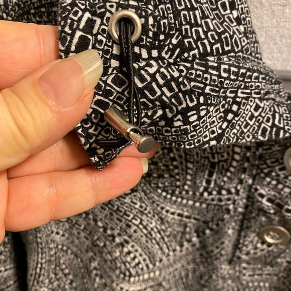 chicos weekends size 2 Pullover Top 3/4 Sleeve Stretch Shirt Medium 12 Black Wht - Picture 4 of 7